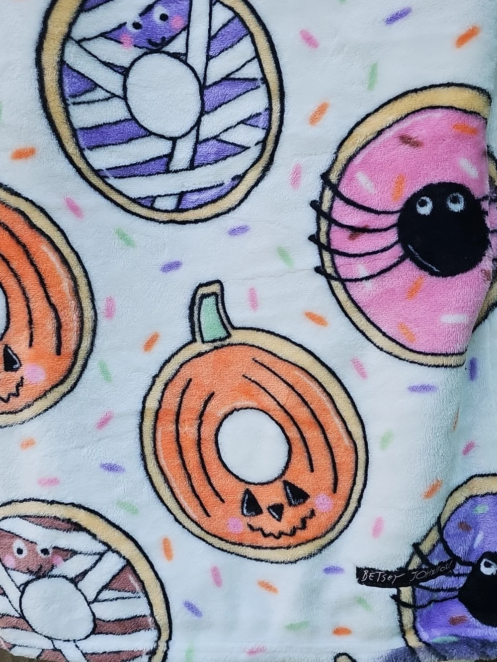 Betsey Johnson Halloween Themed Donuts Mummies Soft Throw Blanket BJ 50